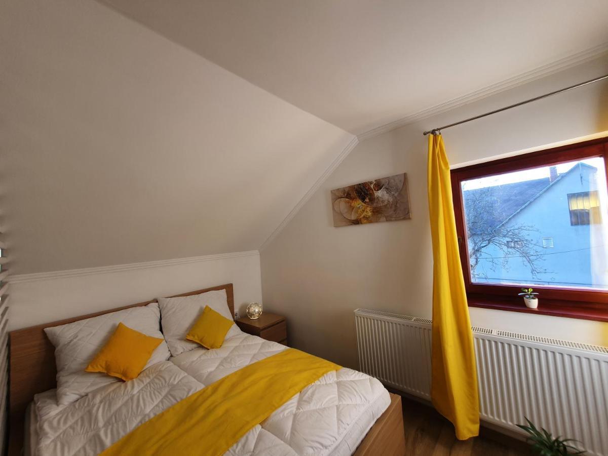 Reteskert Vendeghaz Es Apartman ベーラパットファールヴァ エクステリア 写真